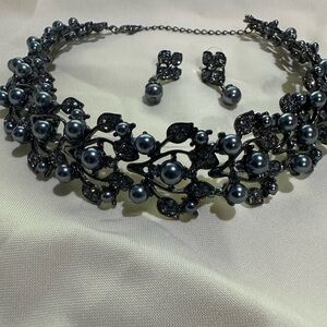 NEW Elegant Black Pearl Necklace and Earring Set